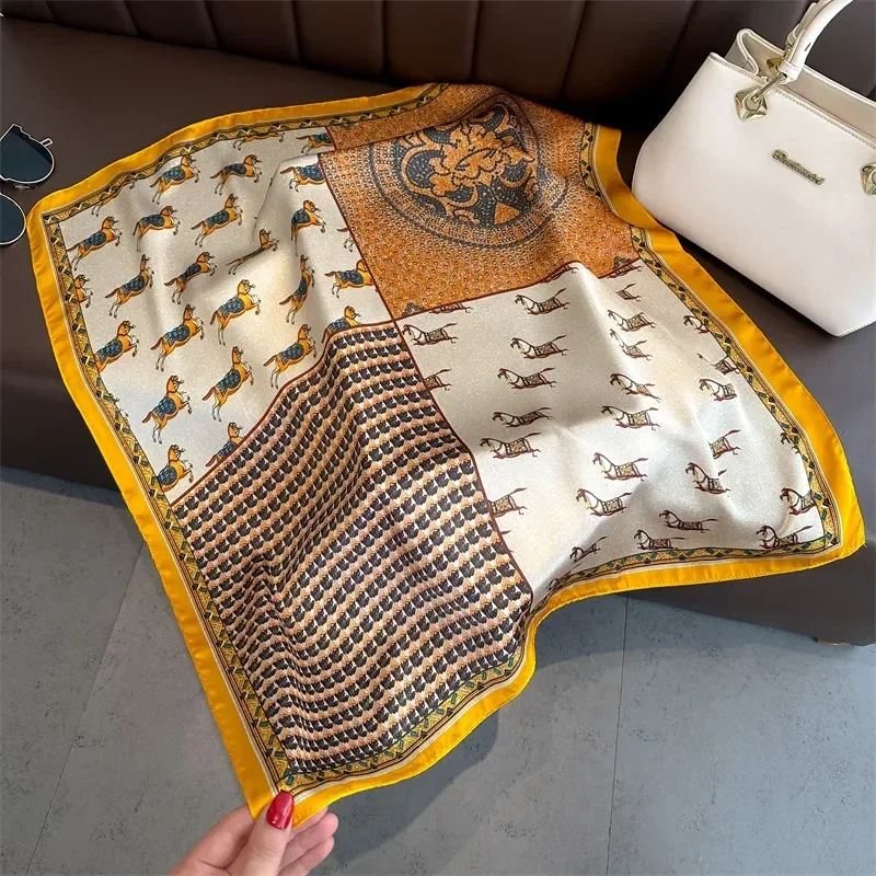 Foulard Carré Satin 70 x 70 cm