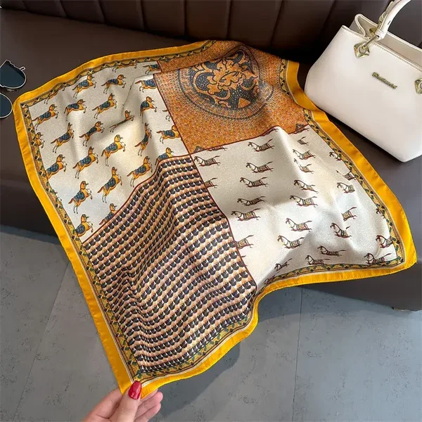 Foulard Carré Satin 70 x 70 cm