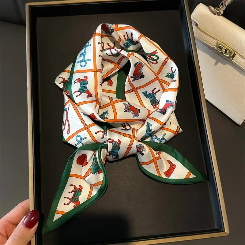 Foulard Rectangulaire Soie 14 x 147 cm Motif Cheval Vert