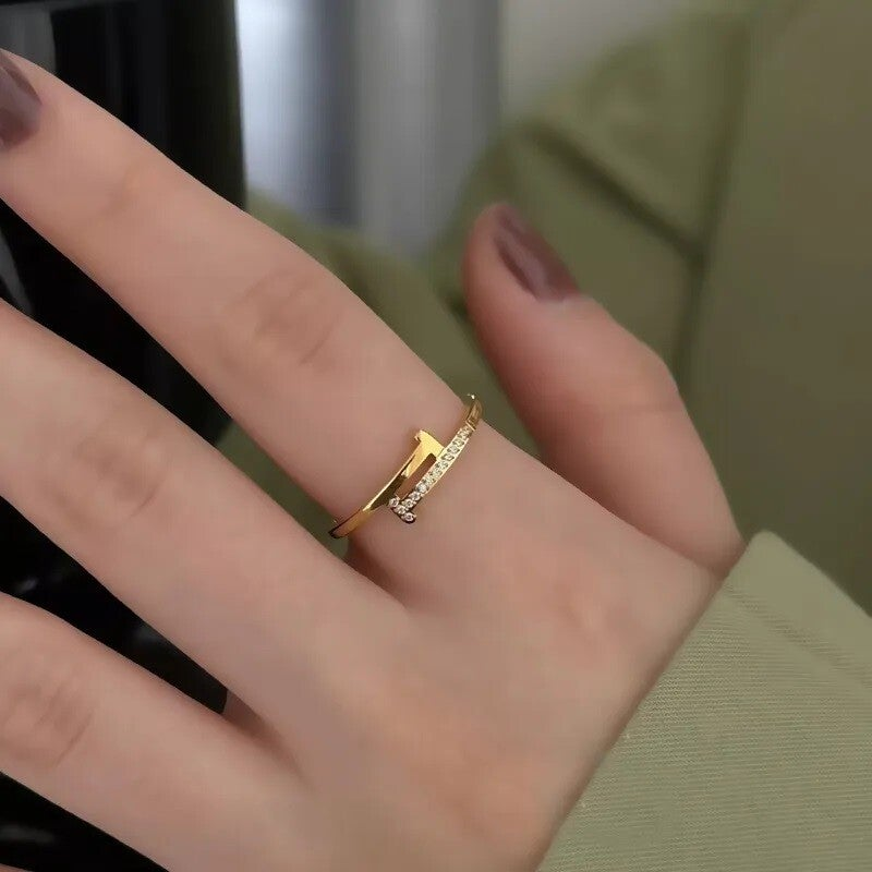Bague Minimaliste Plaqué Or 18K Oxyde de Zirconium