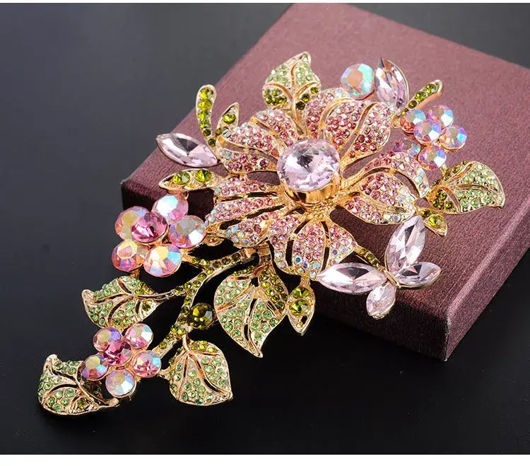 Broche Grand Format Motif Floral et Végétal Style Baroque