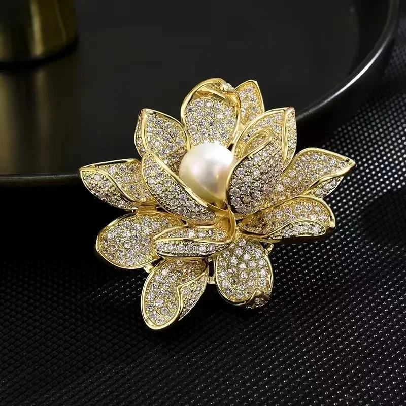 Broche Fleur de Lotus Avec Perle