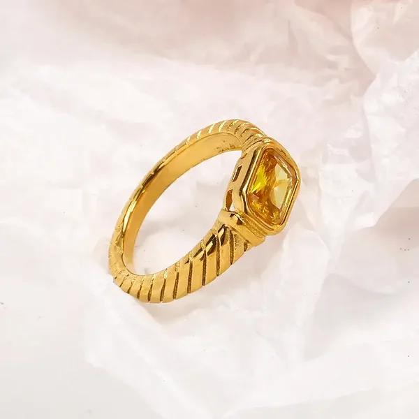 Bague Plaqué Or 18K Zircon Rectangle Jaune