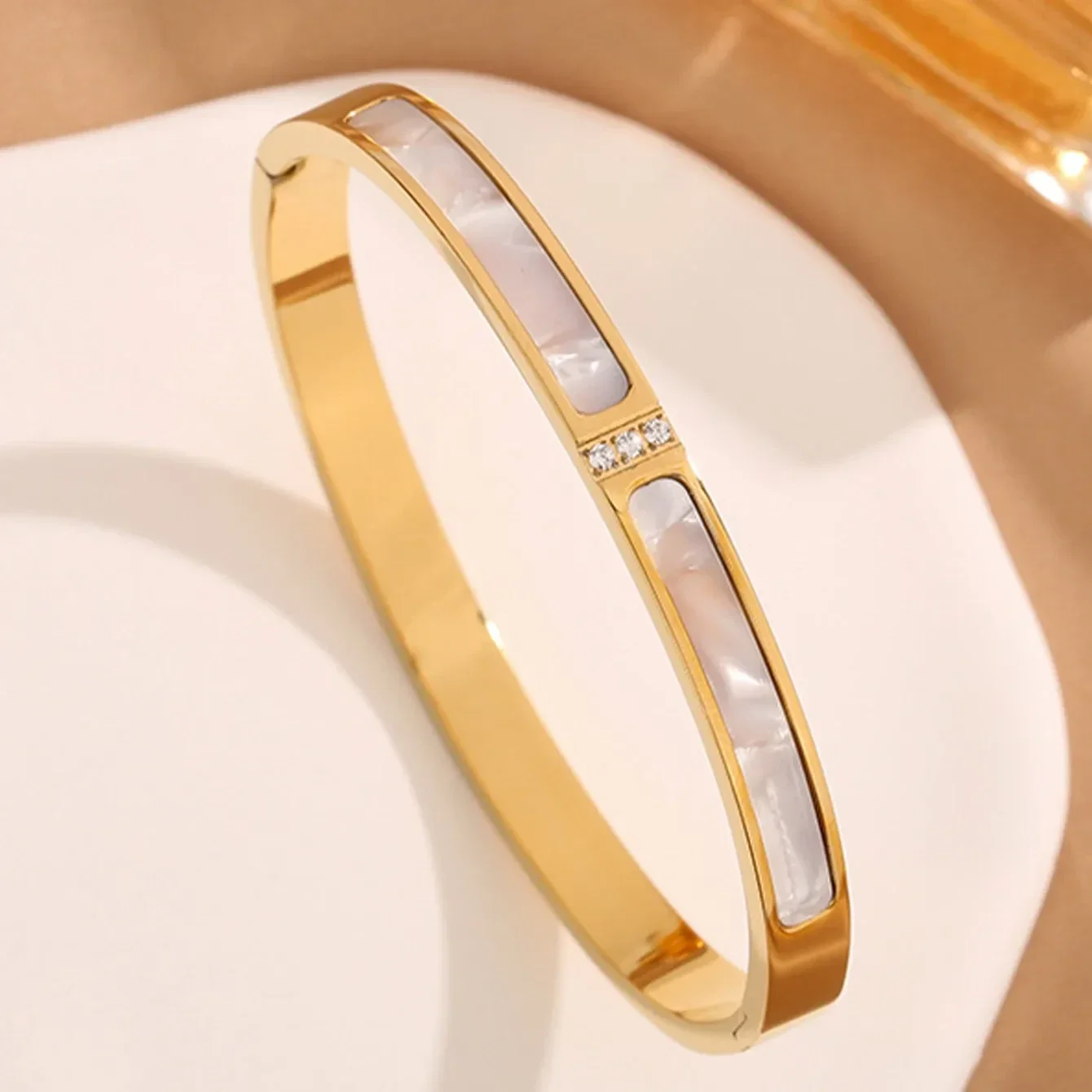 Bracelet Plaqué Or Jaune 18K Zircon Bande Nacrée