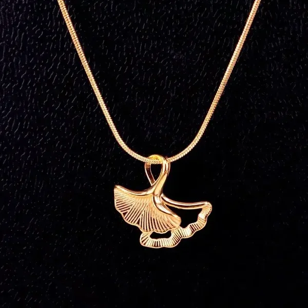 Collier Pendentif Feuille De Ginkgo Plaqué Or 18K