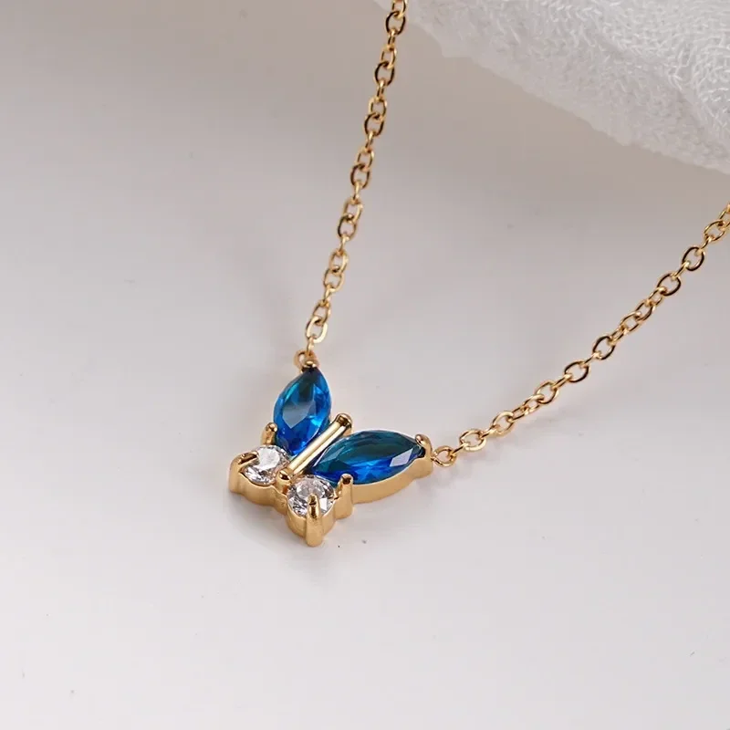 Collier Minimaliste Plaqué Or 18K Papillon Bleu oxyde de Zirconium