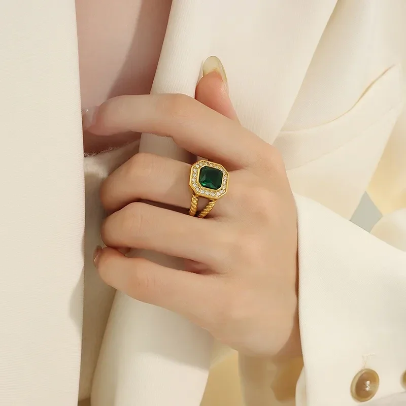 Bague XL plaqué or 18K Pierre Carrée Zircon Vert
