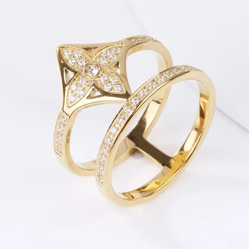 Bague Plaqué Or 18K  Motif Monogram Oxyde de Zirconium