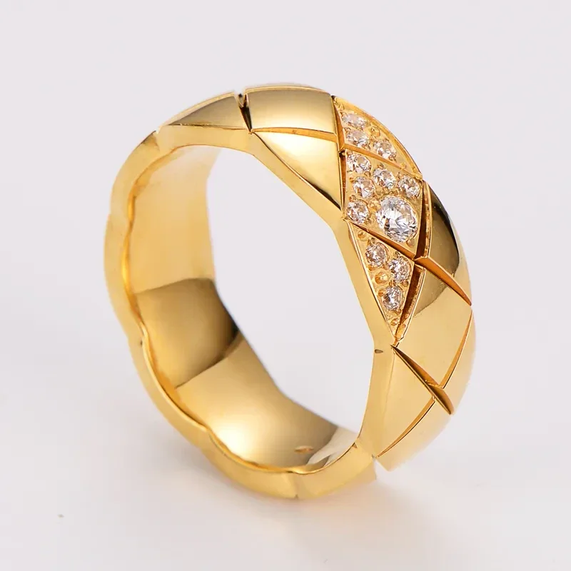 Bague Anneau Plaqué Or 18K Motif Matelassé Oxyde de Zirconium