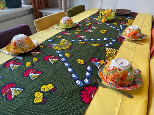 Tafelloper Pasen met onderkleed!