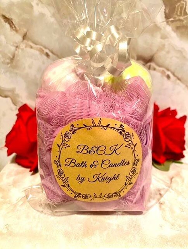 Exfoliating Purple Sponge w/ Bath Bombs