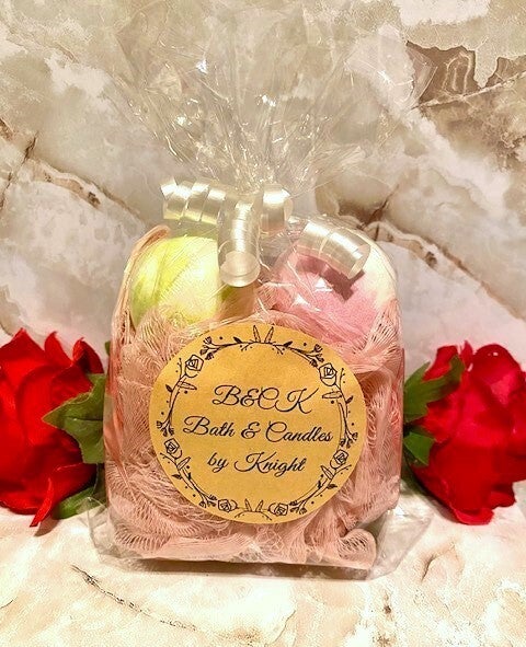 Coral Exfoliating Sponge w/ Scented Bath Bombs