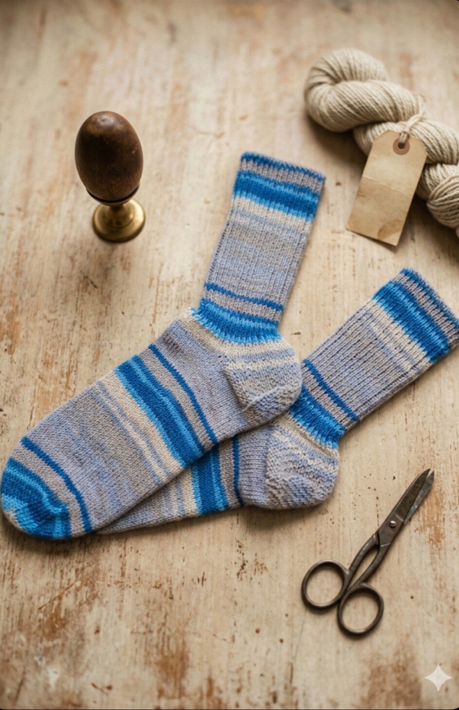 gestrickte Socken blau/flieder/grau Gr. 42/43