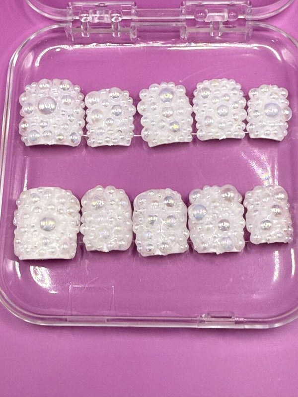 White Pearl    (large)