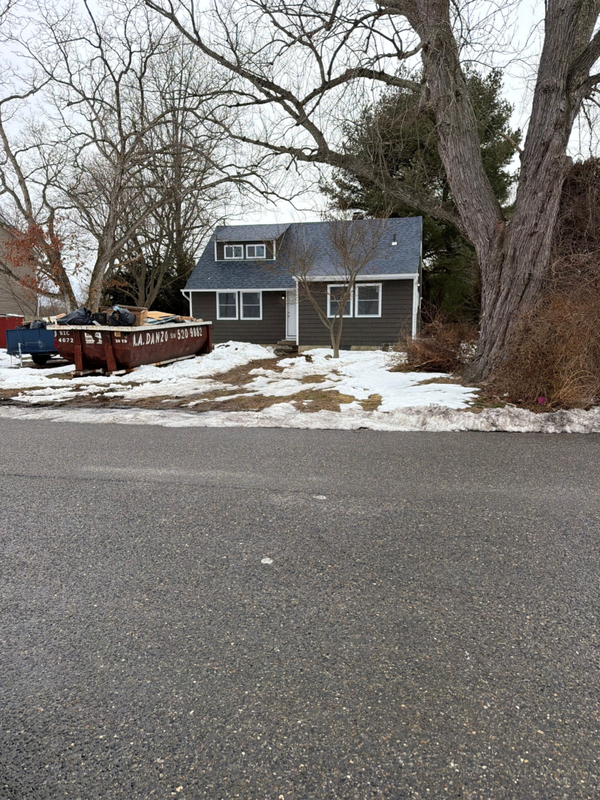 45 Meawdobrook Dr Brentwood NY 11717