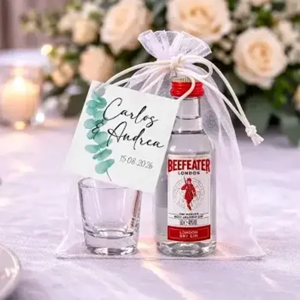 Botella de licor + vaso de chupito
