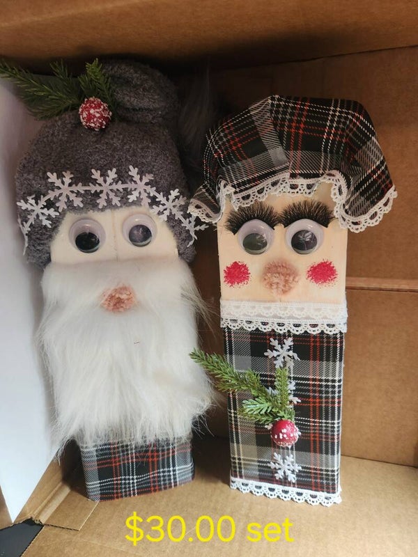 Mr. & Mrs. Santa SET