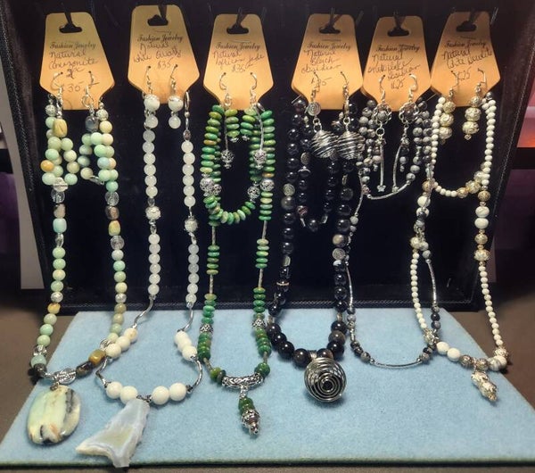 Natural beaded necklace sets