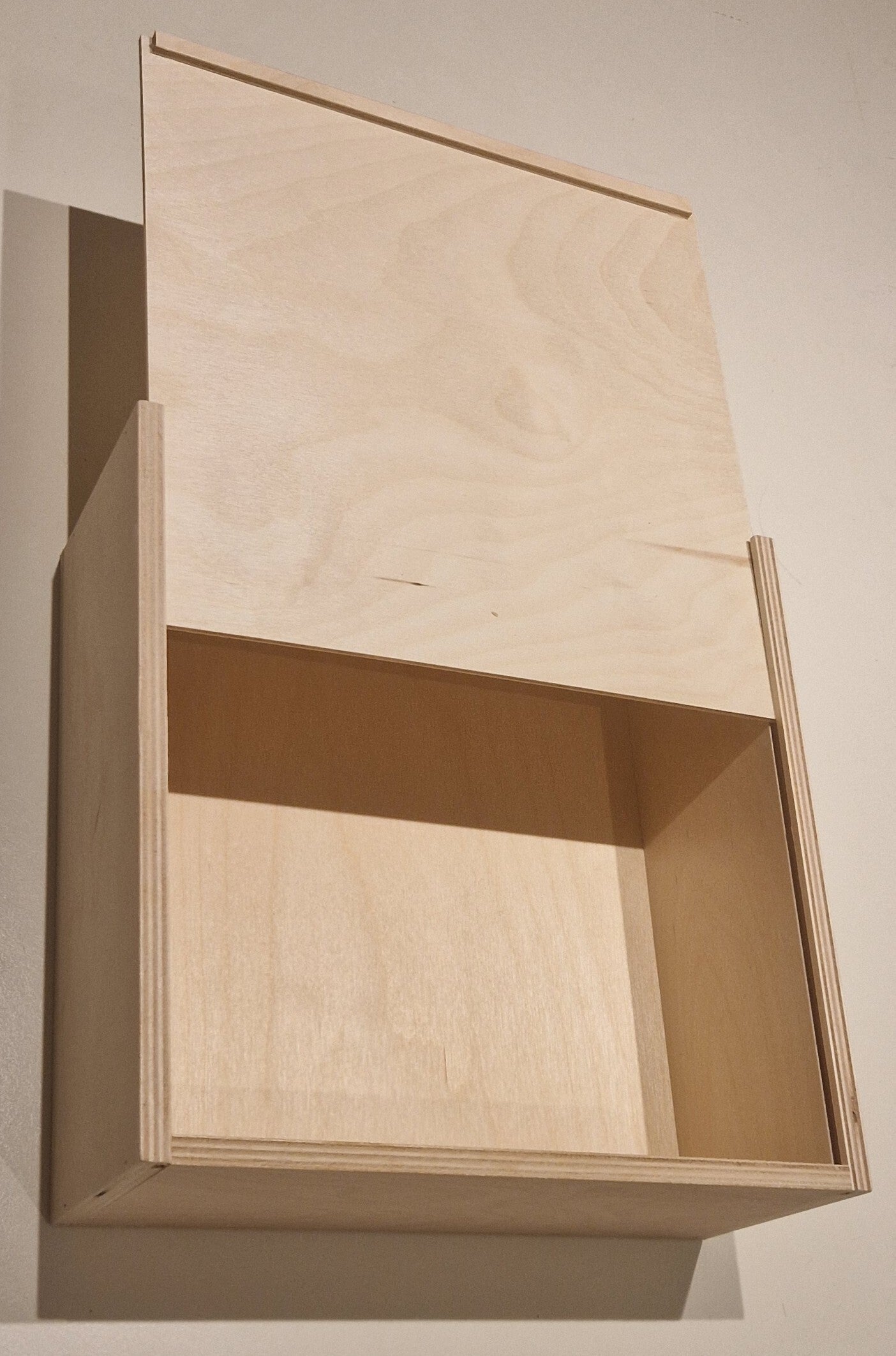 Holzbox mit Schiebedeckel 24x24x9cm