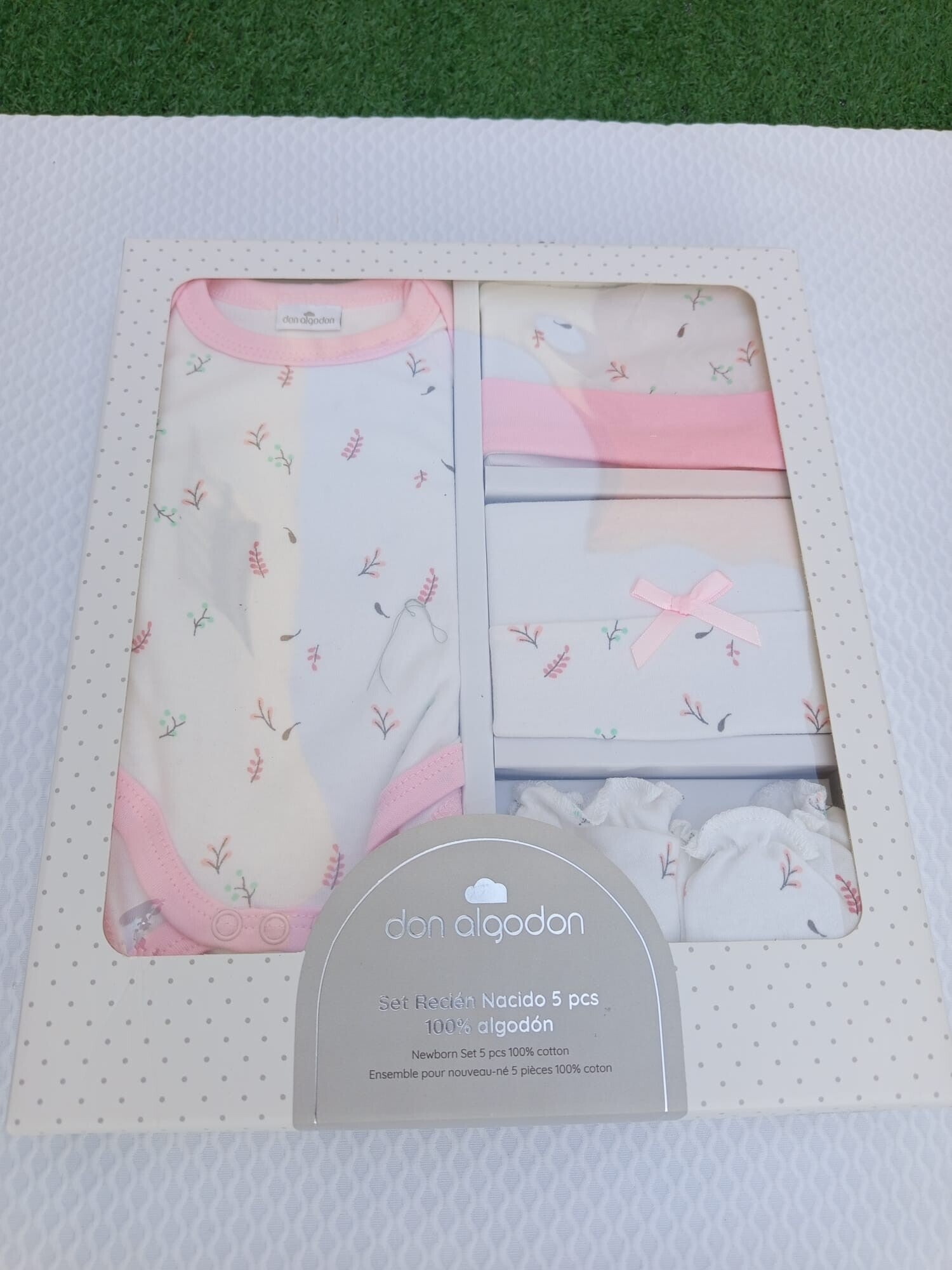 SET PRIMERA POSTURA, NIÑA