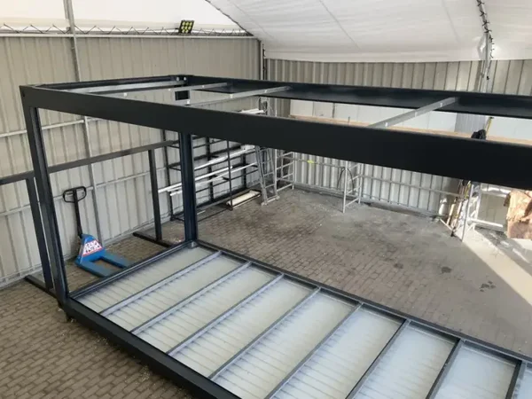 Estrutura de Contentor ISO 20′ - 2438 × 6058 × 2850 mm | Estrutura Modular em Aço