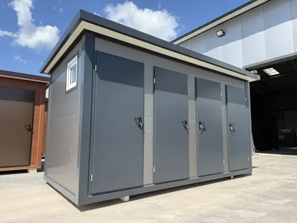 Pavilhão Sanitário Novo 4,5 × 2 m – 2 WC + 2 Duches Separados