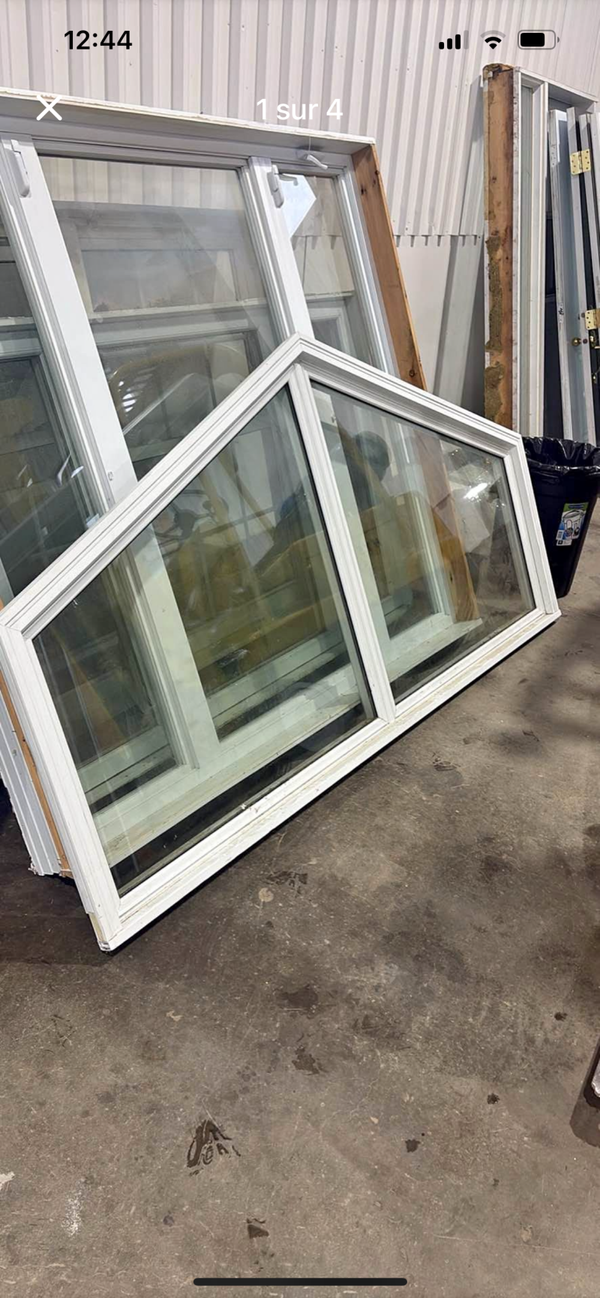 Fenetre en angle 97 1/2x48