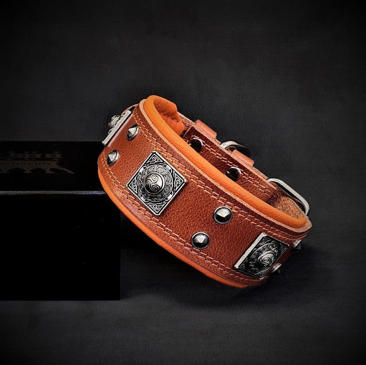 Das Halsband „Eros“