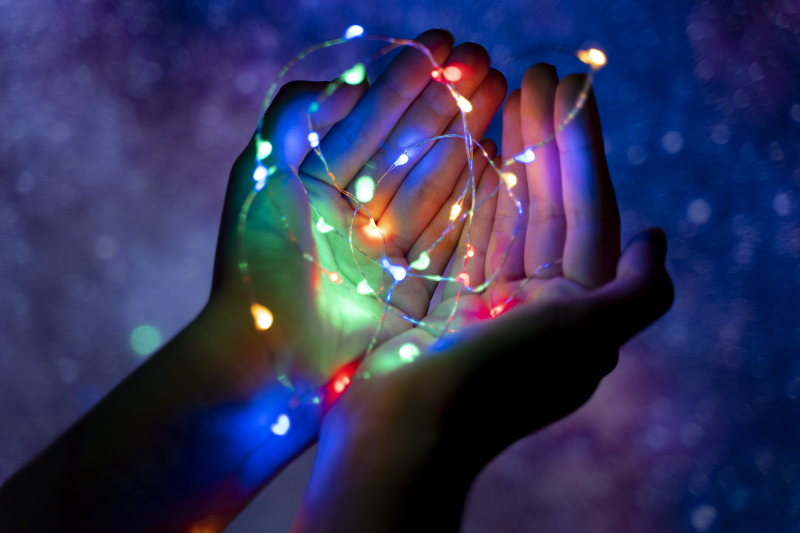 Espace Snoezelen avec ambiance lumineuse douce pour la régulation sensorielle et la détente