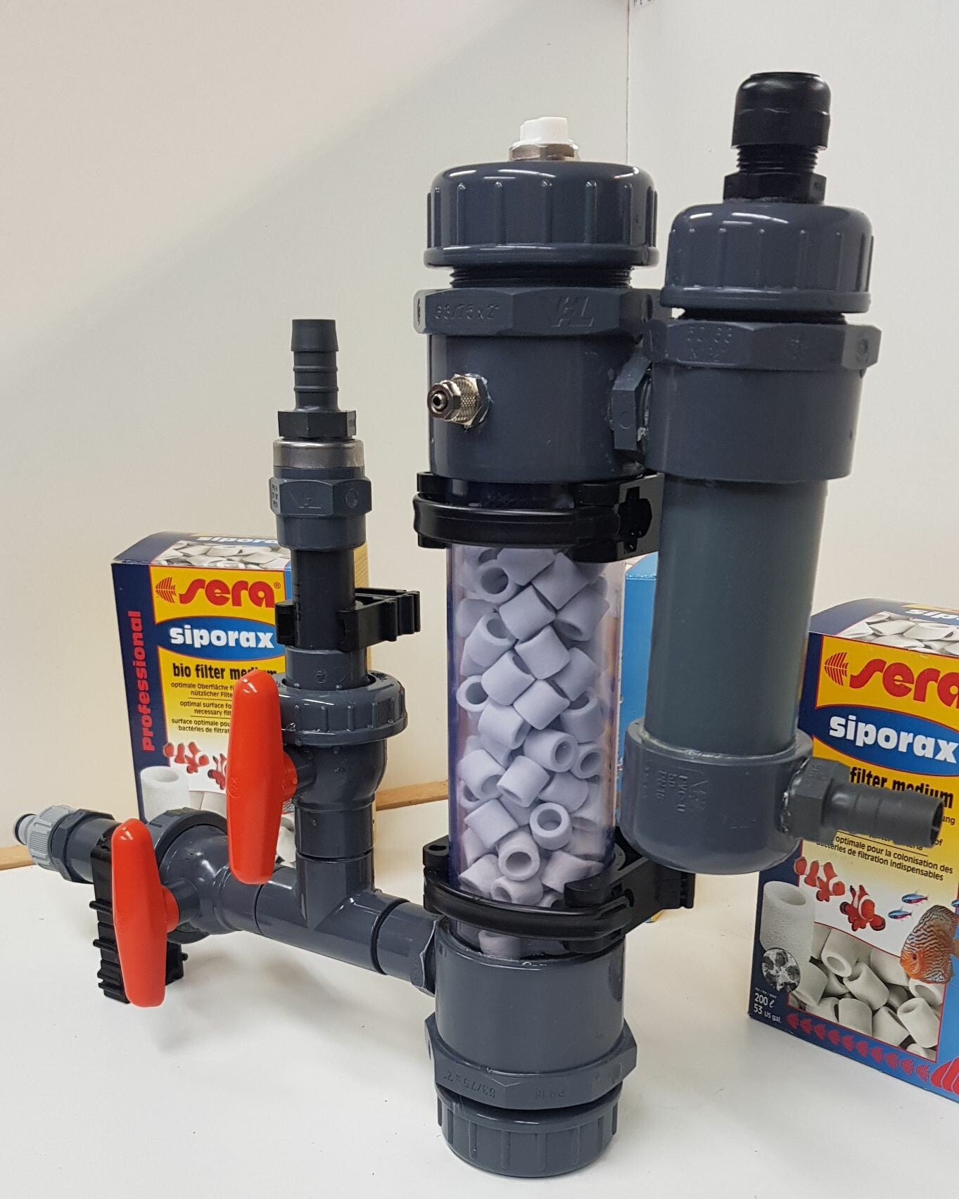 Vulling van Siporax t.b.v. reactor.