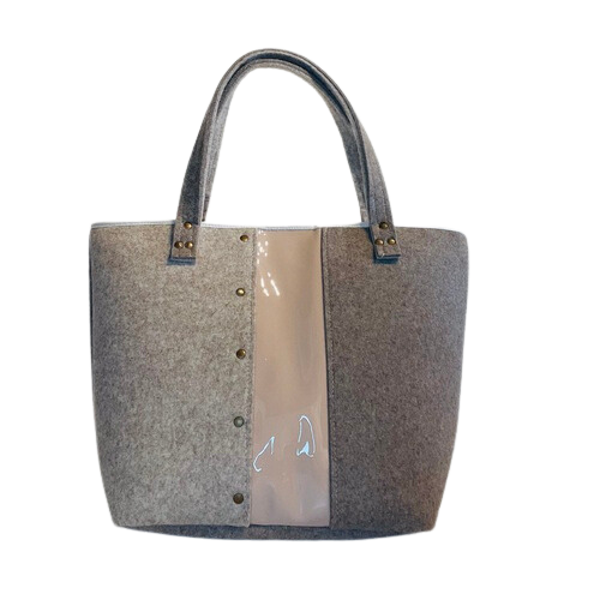 09 Handtas BEIGE. Vilt/lak