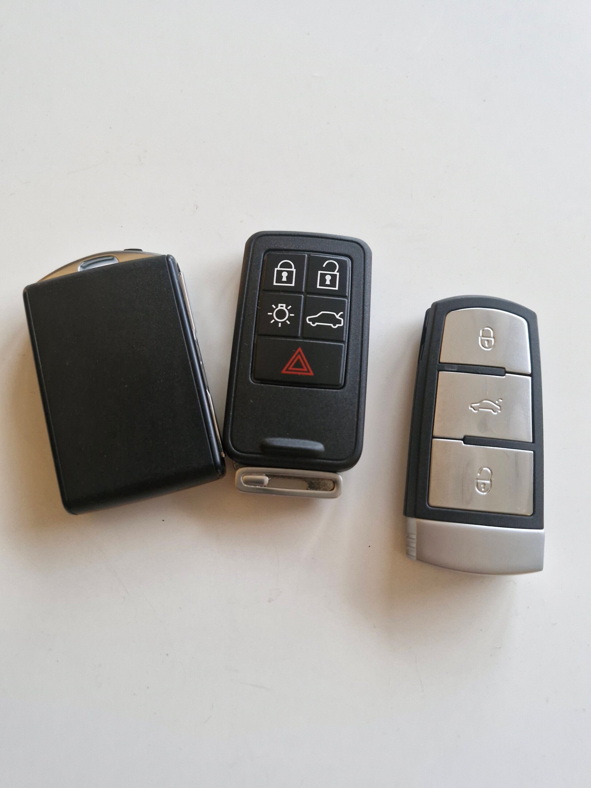 E t udvalg af smart bil nøgler, keyless go