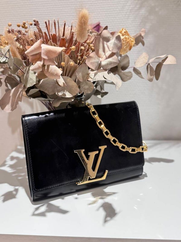 Louis Vuitton Pochette Louise