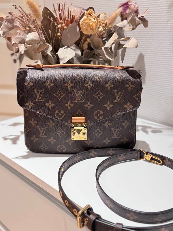 Louis Vuitton Pochette Metis