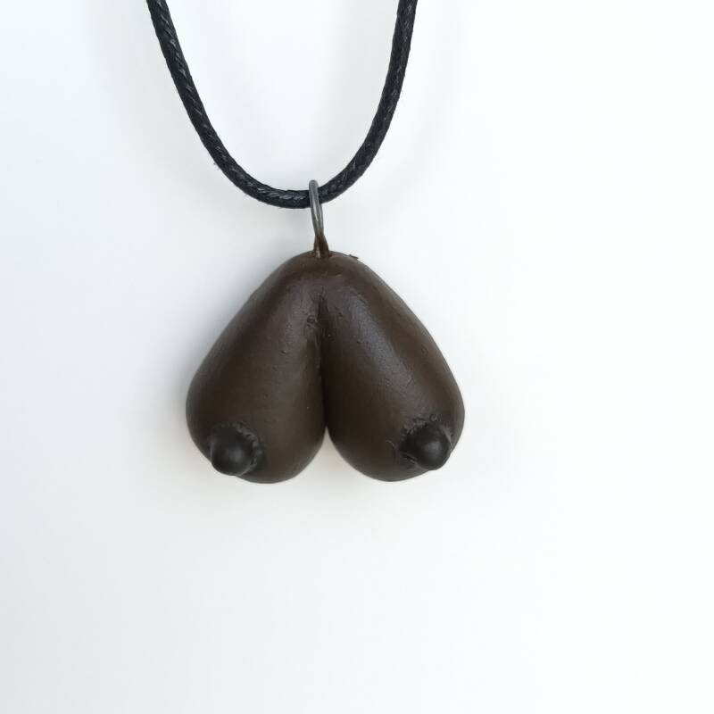 Borstjes hanger bruin 3 / Boobies pendant brown 3, 2023
