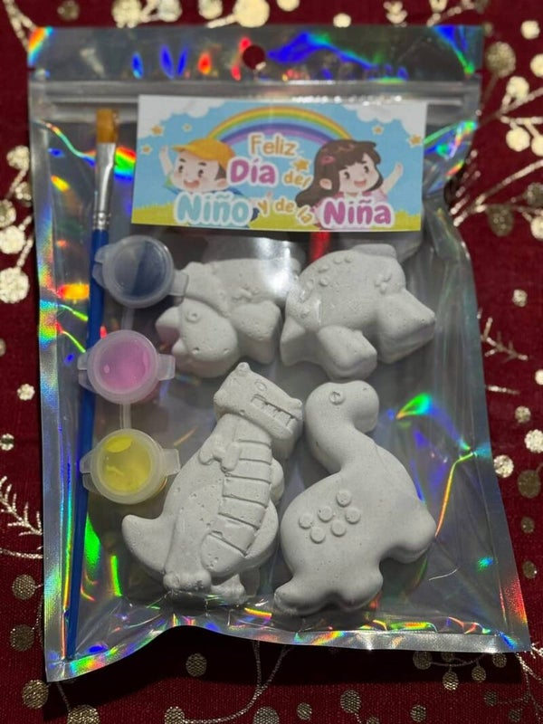 Yesitos para decorar con pinturas y pincel