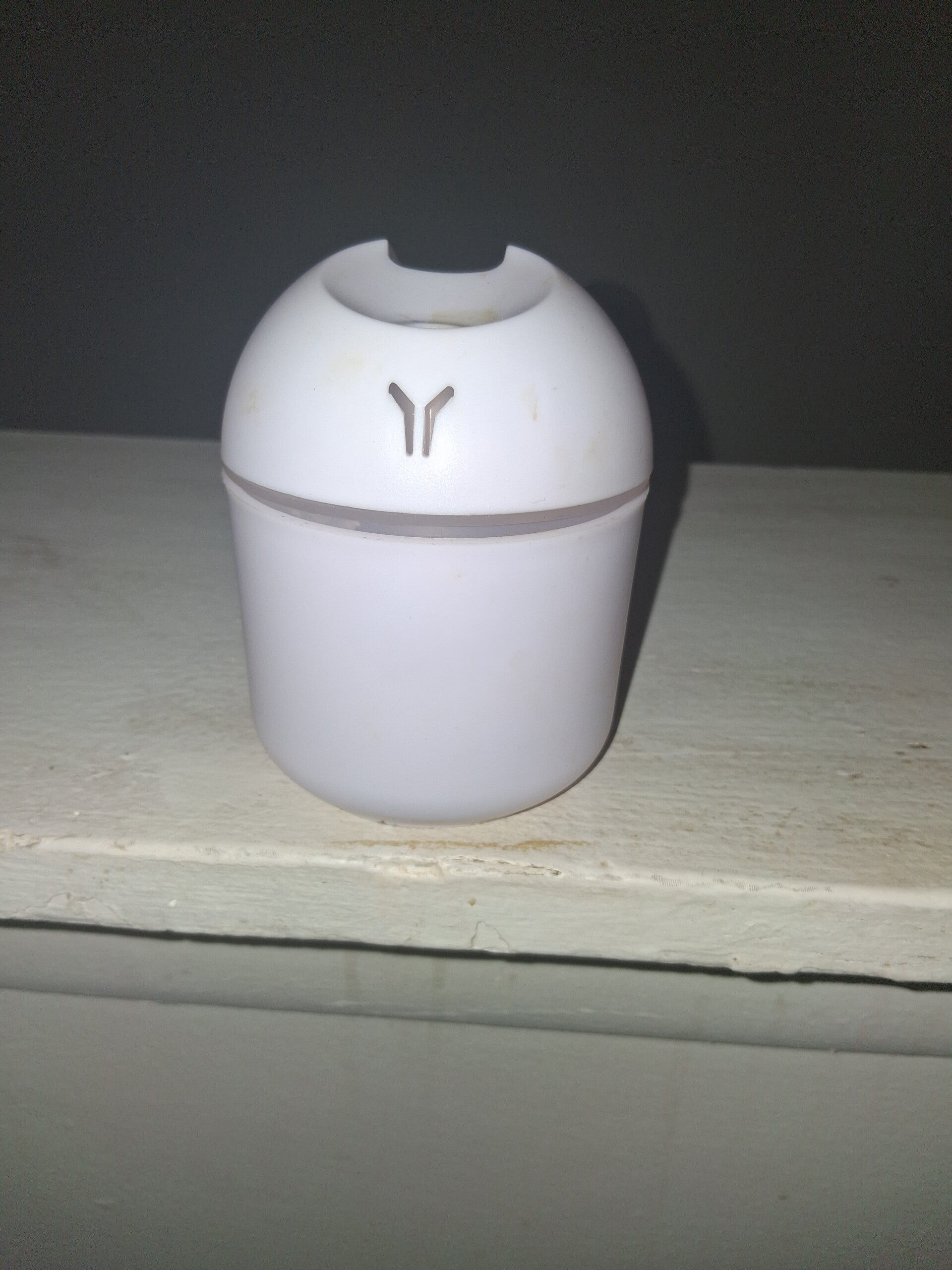 Humidifier with cord glows