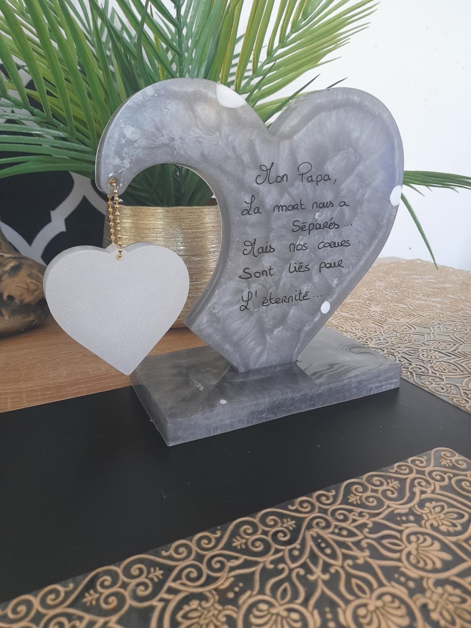 Plaque en résine N°6 Grand Coeur gris blanc