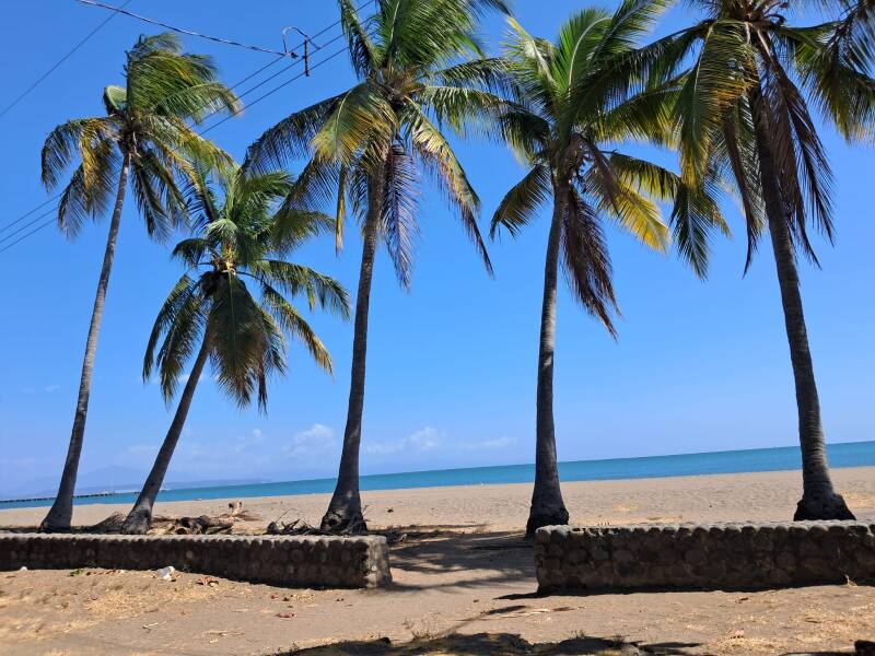 die groeste luege die uns vom auswandern abhaelt strand costa rica