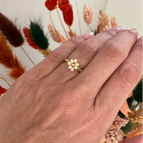 Ring Lazise flower beige
