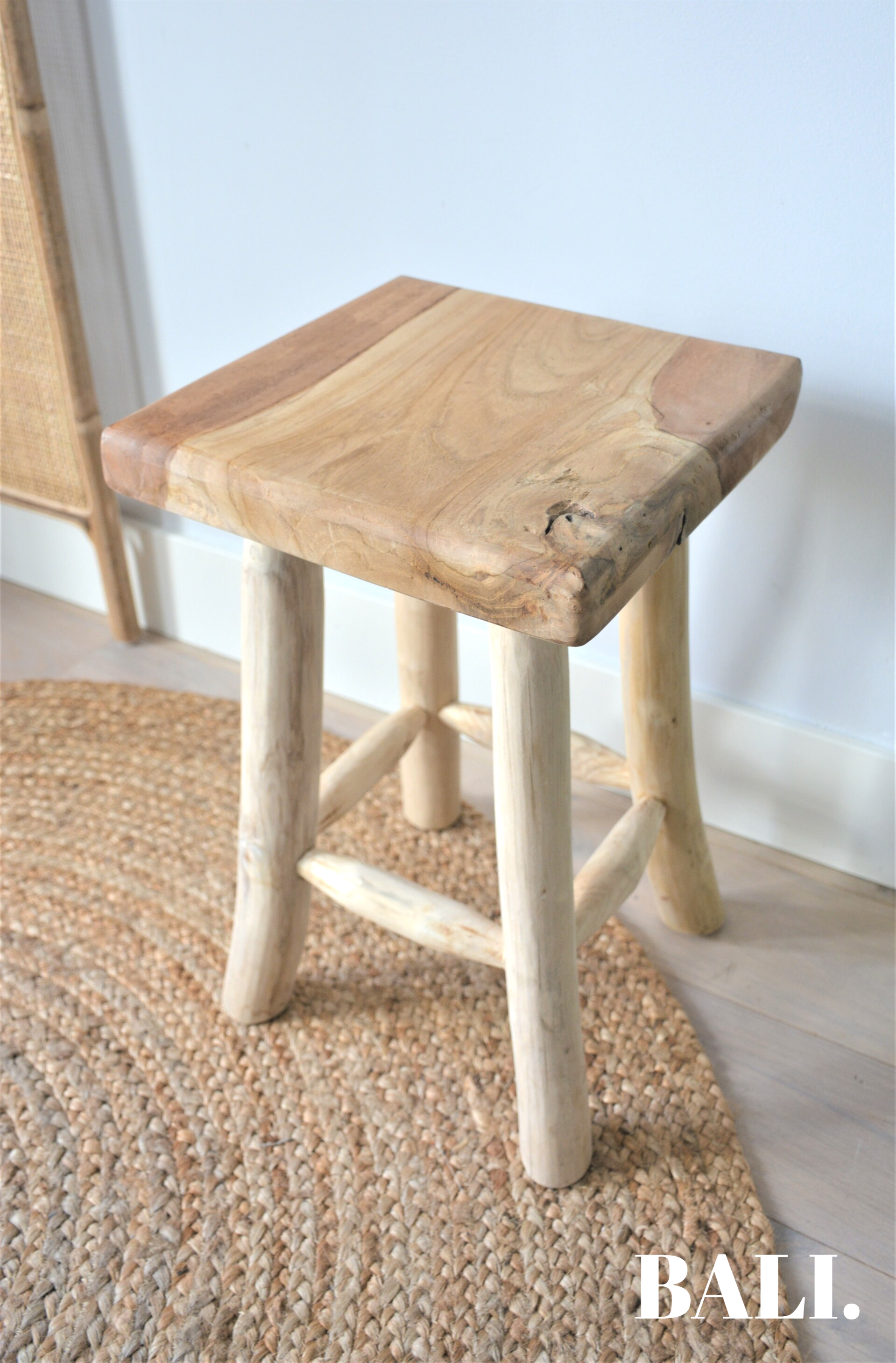 Houten krukje | Hand Made | Vierkant