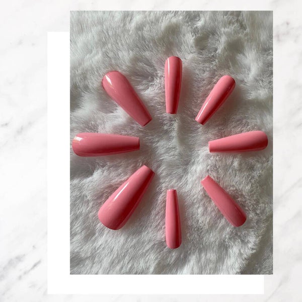 Press on nails pinkie