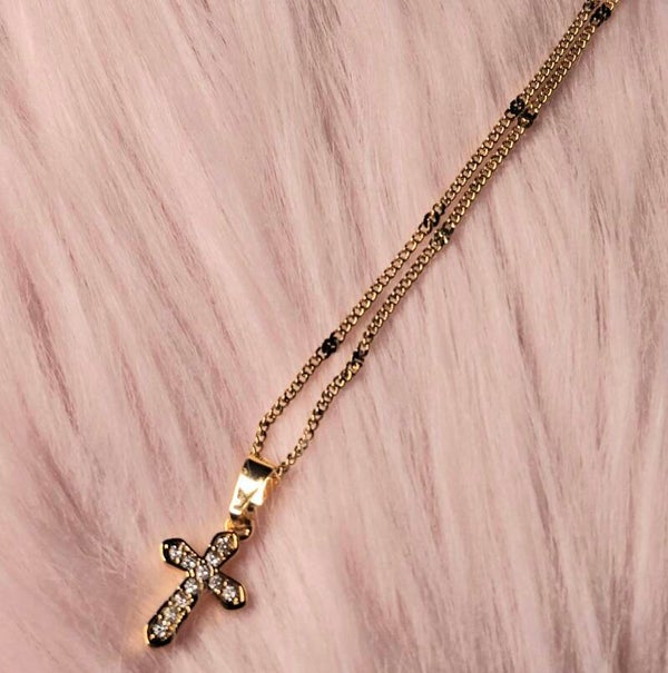 COLLIER CROIX AVEC STRASS EN ACIER INOXYDABLES