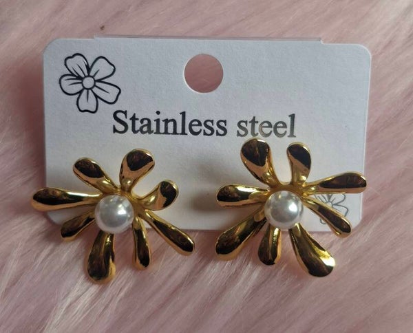 BOUCLES D'OREILLES MARGUERITE PERLE BLANC