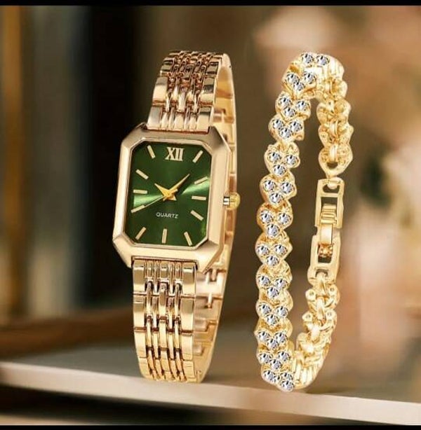 MONTRE PLAQUÉ OR  & BRACELETS