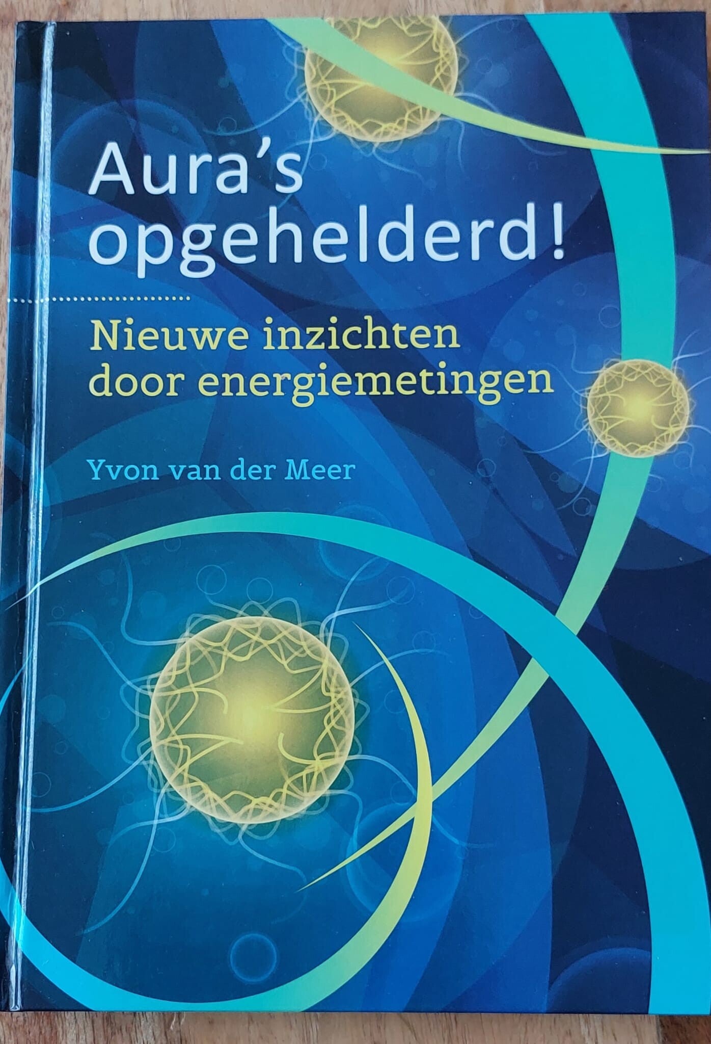 Aura's opgehelderd - Y. van der Meer