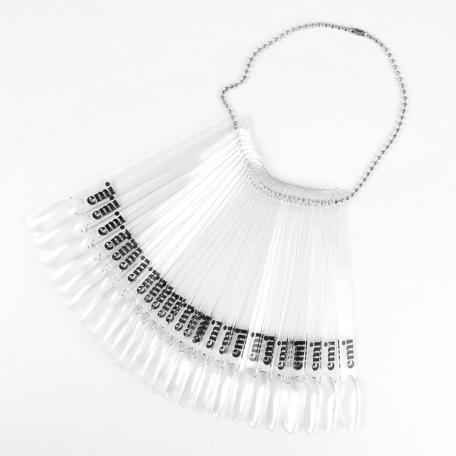 Nagel-Display-Spitzen mit Kette
