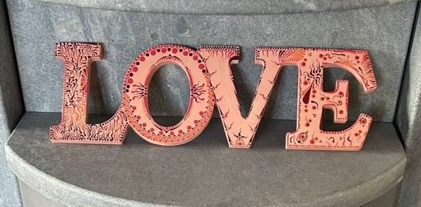 "Love" herzlich warm