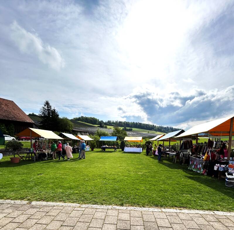 10 KÜNSTLER - SHOPS