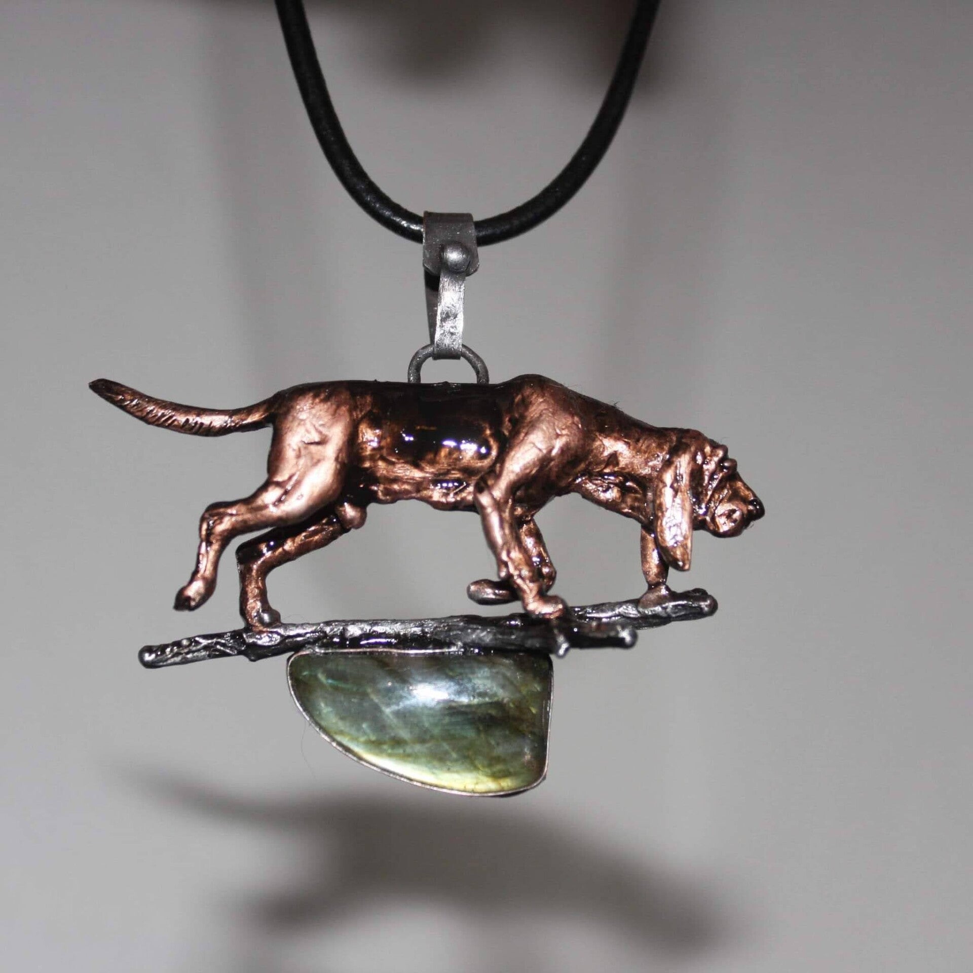 Prachtige hanger of broche, tin